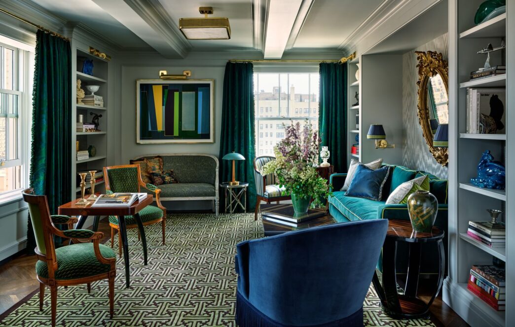 venue/architecture

Diseño interior de sala de estar en México. Muebles clásicos y decoración elegante. Espacio residencial de Inmobiliaria Siena.