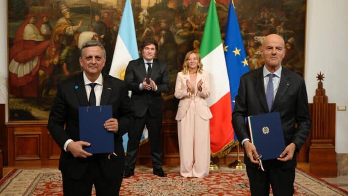 speakers/headshot
Javier Milei y Giorgia Meloni en reunión bilateral. Acuerdos de inversión en LATAM. Real Estate e Inmobiliare Summits impulsando México.