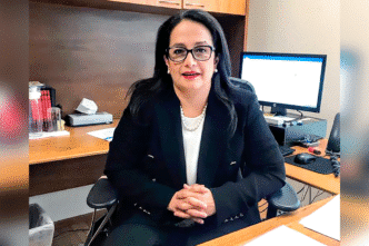 speakers/headshot
Edna Vega, experta en real estate, se prepara para su participación en Inmobiliare Summits. Conferencia LATAM en México.