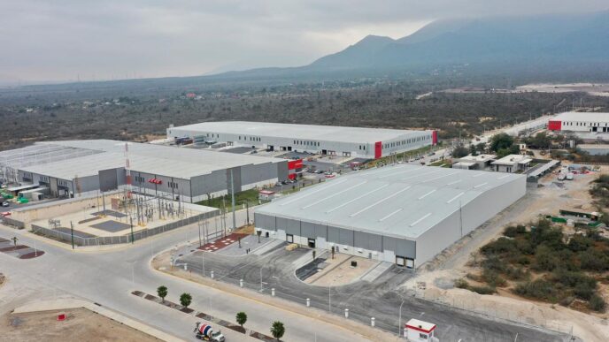 Venue/architecture.
Vista aérea de parques industriales en México, reflejo del crecimiento del nearshoring. Inmobiliare Summits impulsa el sector real estate en LATAM.