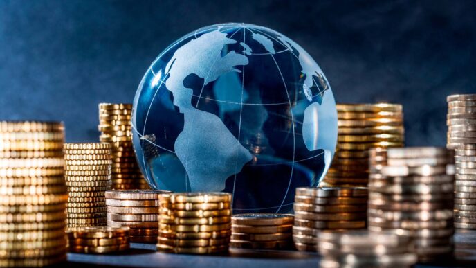 Sponsors/branding.

Globo terráqueo y monedas doradas. Impacto de tasas de interés en el sector inmobiliario LATAM. Inmobiliare Summits, México.