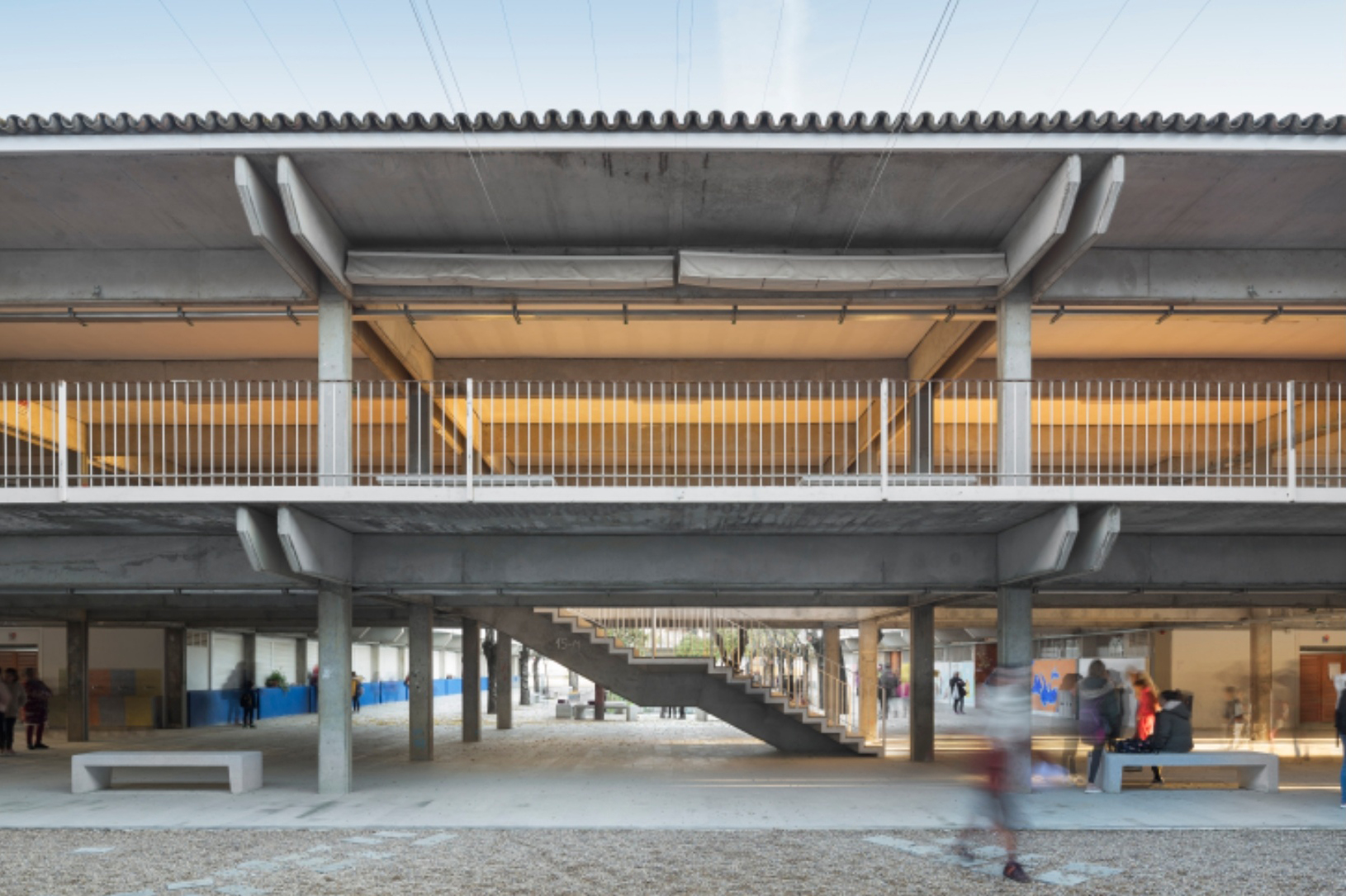 venue/architecture
Edificio Pabellones Militares, un ejemplo de arquitectura moderna en España, sede de eventos Inmobiliare Summits. Diseño arquitectónico y espacio urbano.