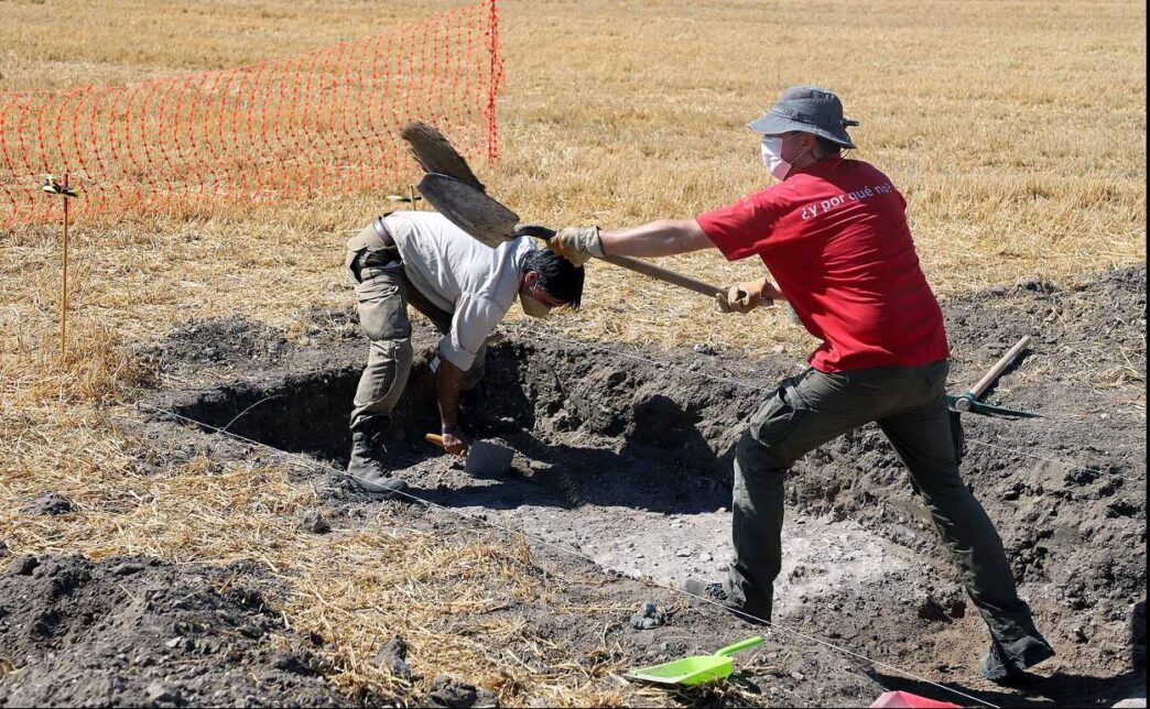 Arqueólogos excavan en zona del Tren Maya, México. Investigación y preservación del patrimonio cultural. #InmobiliareSummits #RealEstate