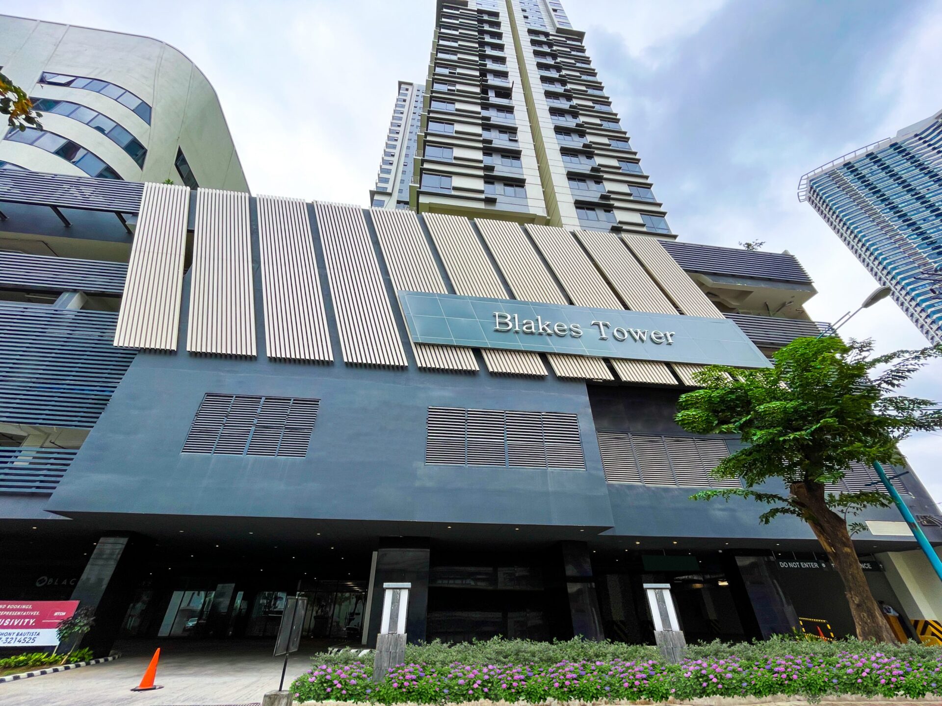 Edificio de Eton Buildings, Blakes Tower, mostrando la arquitectura moderna. Eton Buildings adopta energía limpia en sus proyectos.