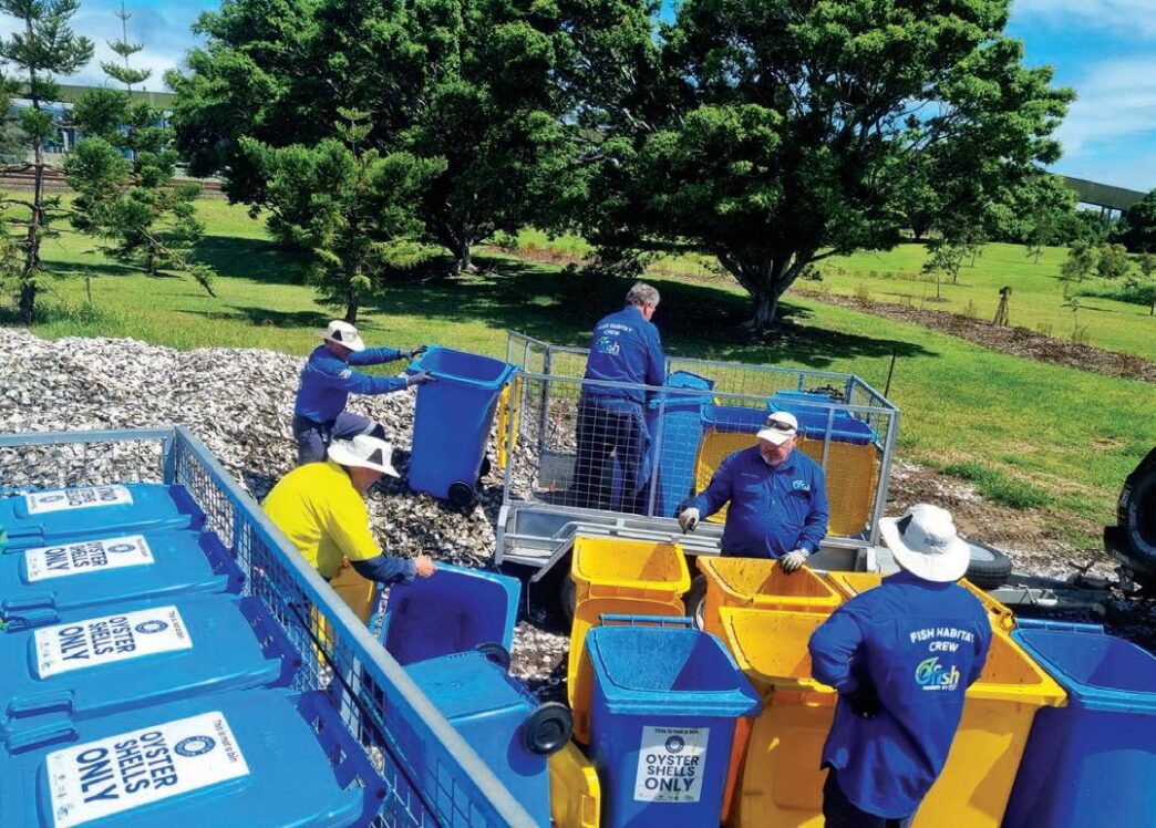 speakers/headshot

Equipo recolecta conchas de ostión en contenedores. Proyecto sustentable de bienes raíces en México.