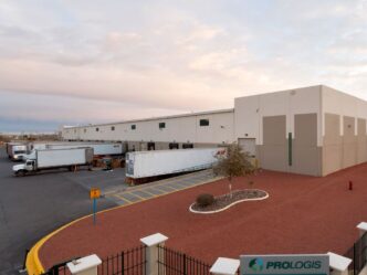 Venue/architecture.

Fachada de propiedad de Prologis en México. Fibra Prologis anuncia adquisición en la frontera norte. Inmobiliare Summits destaca inversión en real estate.