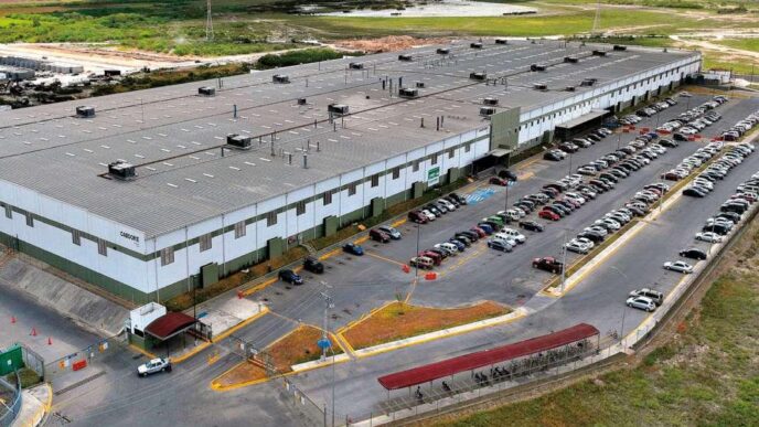 venue/architecture

Vista aérea de inmueble industrial en México. El real estate industrial es clave en el mercado LATAM.