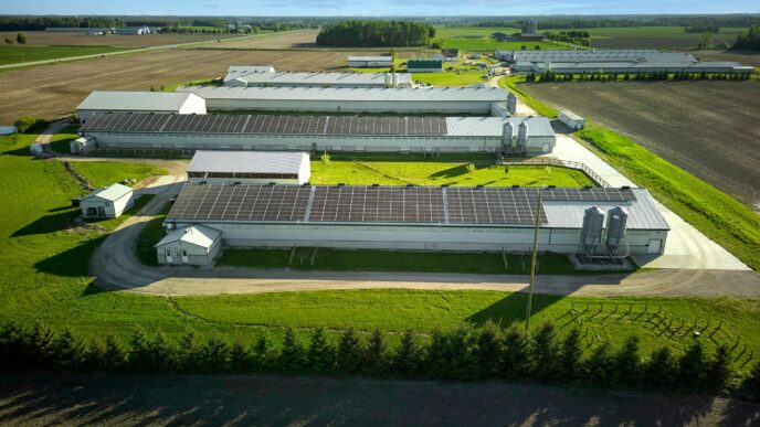 venue/architecture

Vista aérea de propiedades industriales adquiridas por Fibra Terrafina. Inversión en bienes raíces impulsa el sector industrial en México.