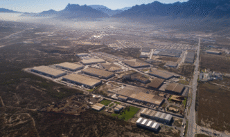 venue/architecture
Vista aérea de parque industrial en Monterrey, México. Inmobiliare Summits analiza el auge del sector real estate en LATAM.
