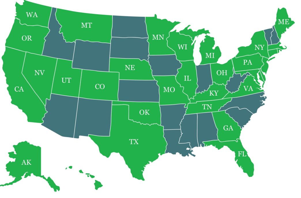 Mapa de EE.UU. que muestra los estados con financiamiento C-PACE disponible en verde. Ideal para innovación inmobiliaria y mercado C-PACE.