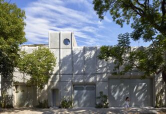 Arquitectura en México. Fachada de edificio moderno en la ciudad, con diseño minimalista y detalles únicos. Diseño arquitectónico para Inmobiliare Summits.