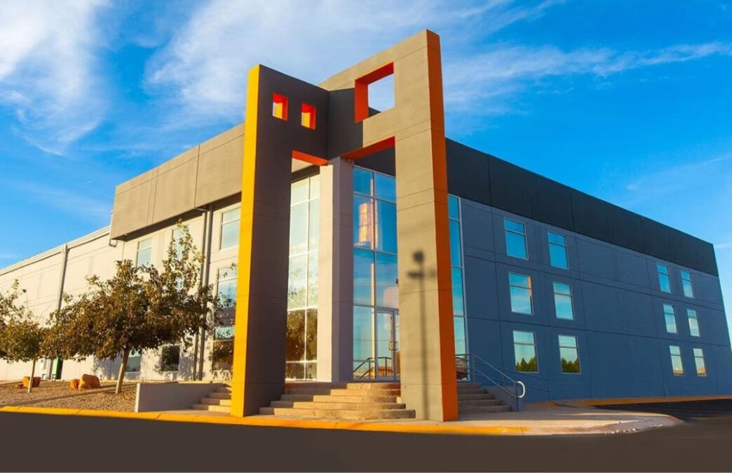 venue/architecture
Fachada moderna en Inmobiliare Summits. Arquitectura para conferencias de real estate en México y LATAM. Diseño innovador.