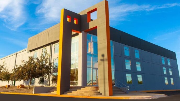 venue/architecture
Fachada moderna en Inmobiliare Summits. Arquitectura para conferencias de real estate en México y LATAM. Diseño innovador.