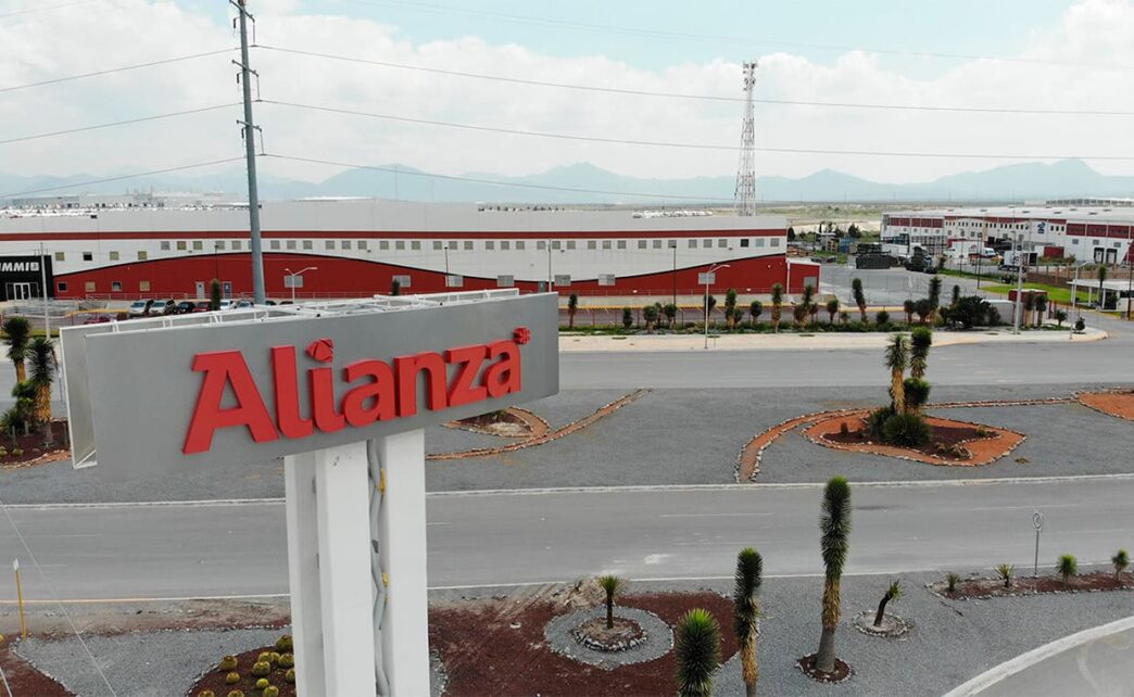 Venue en México, Grupo Alianza formaliza la llegada de Yokohama a zona industrial. Inmobiliare Summits real estate conference.