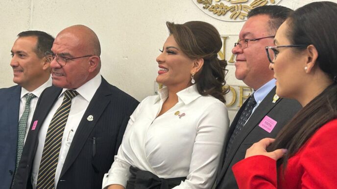 Foto grupal de asistentes al Inmobiliare Summits, evento de real estate en México. Oradores y patrocinadores en conferencia.