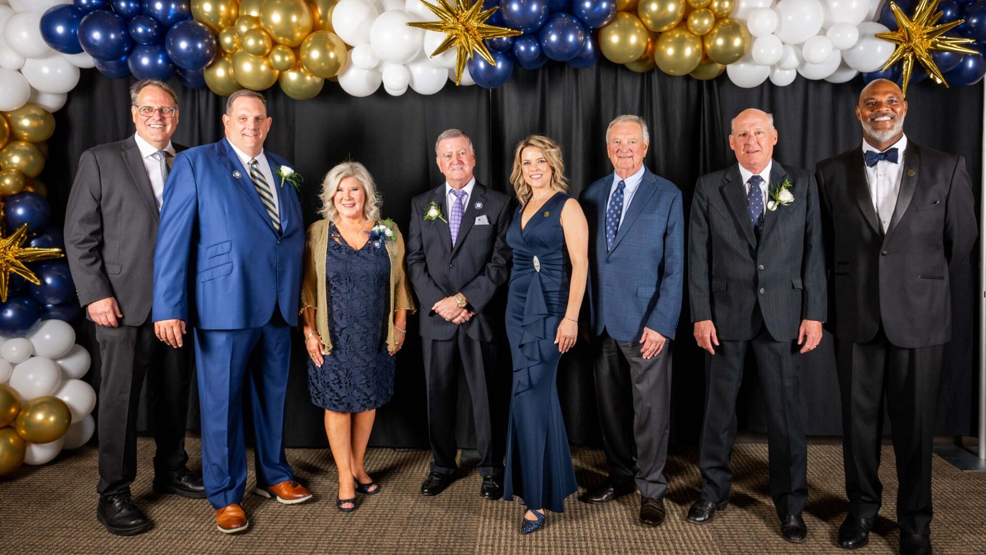 speakers/headshot
Grupo de oradores posan en evento Inmobiliare Summits. Conferencia de real estate en México, LATAM. Año actual.