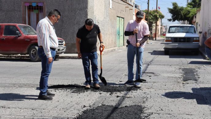 venue/architecture
Trabajadores reparan calle en San Luis Potosí, México. Inmobiliare Summits destaca el crecimiento y la inversión en real estate en la ciudad.