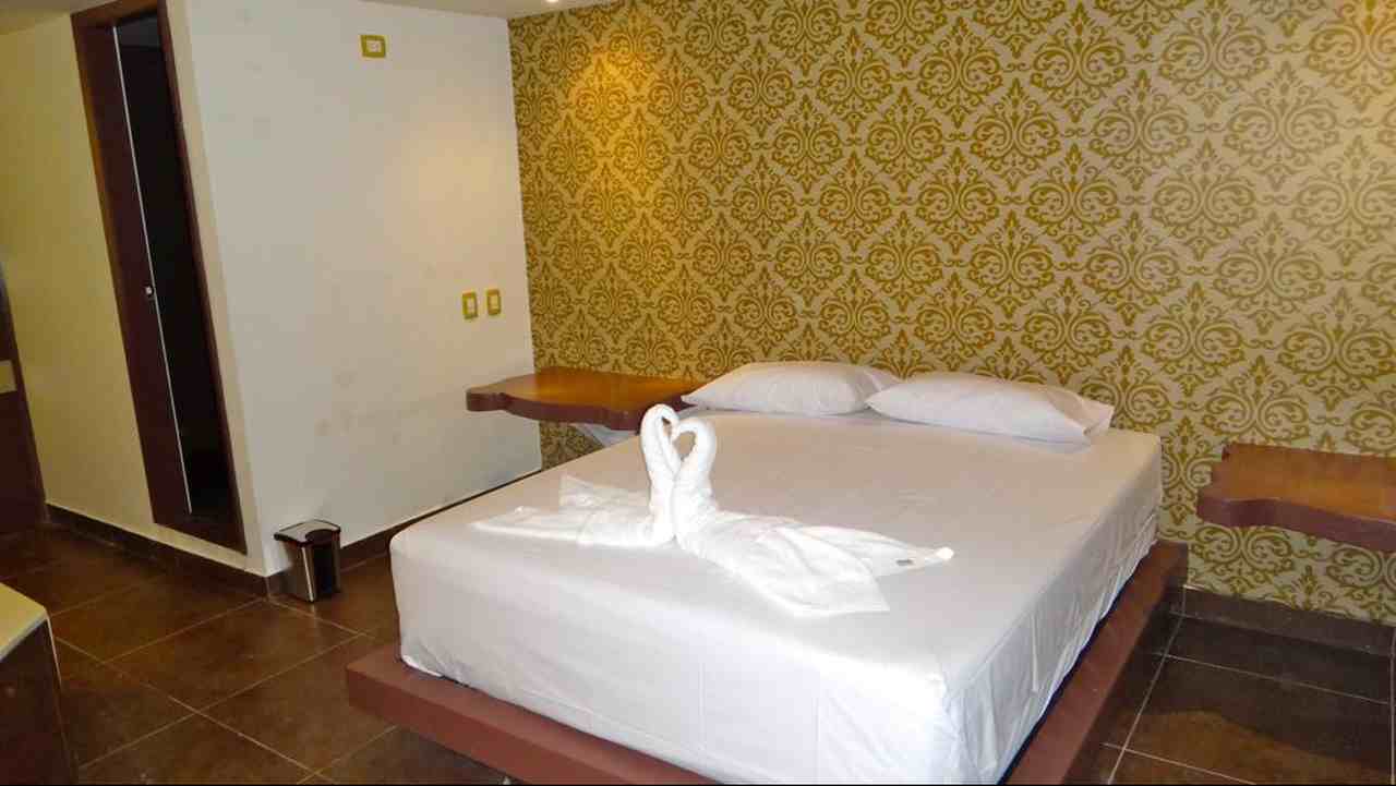 Venue/architecture.
Habitación del nuevo hotel Ibis Budget en Valencia, España. Diseño moderno para la conferencia Inmobiliare Summits real estate en LATAM.