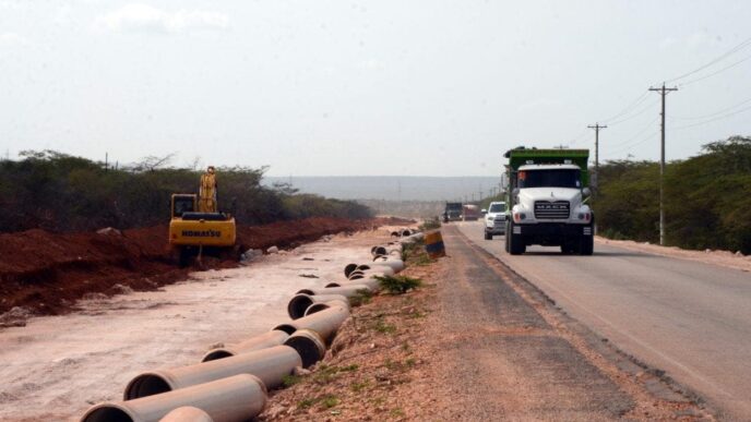 venue/architecture
Avance en construcción resort Hyatt, Cabo Rojo. Excavadora Komatsu y camión Mack en obra. Inmobiliare Summits destaca inversión real estate LATAM.