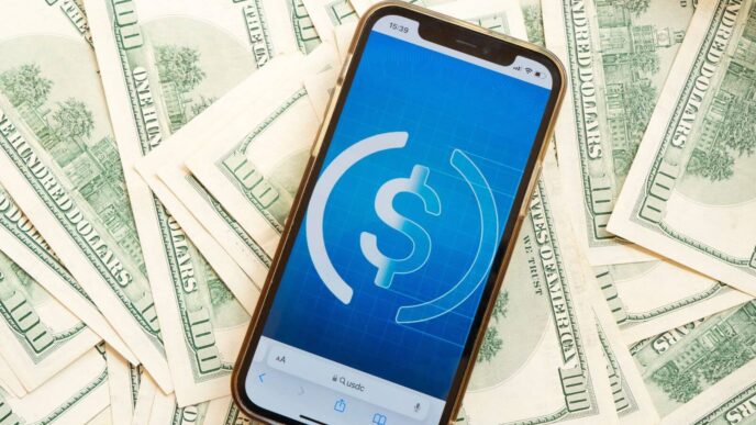 sponsors/branding
USDC en smartphone sobre dólares. E-commerce y finanzas en Hot Sale México. Oportunidades en real estate LATAM.