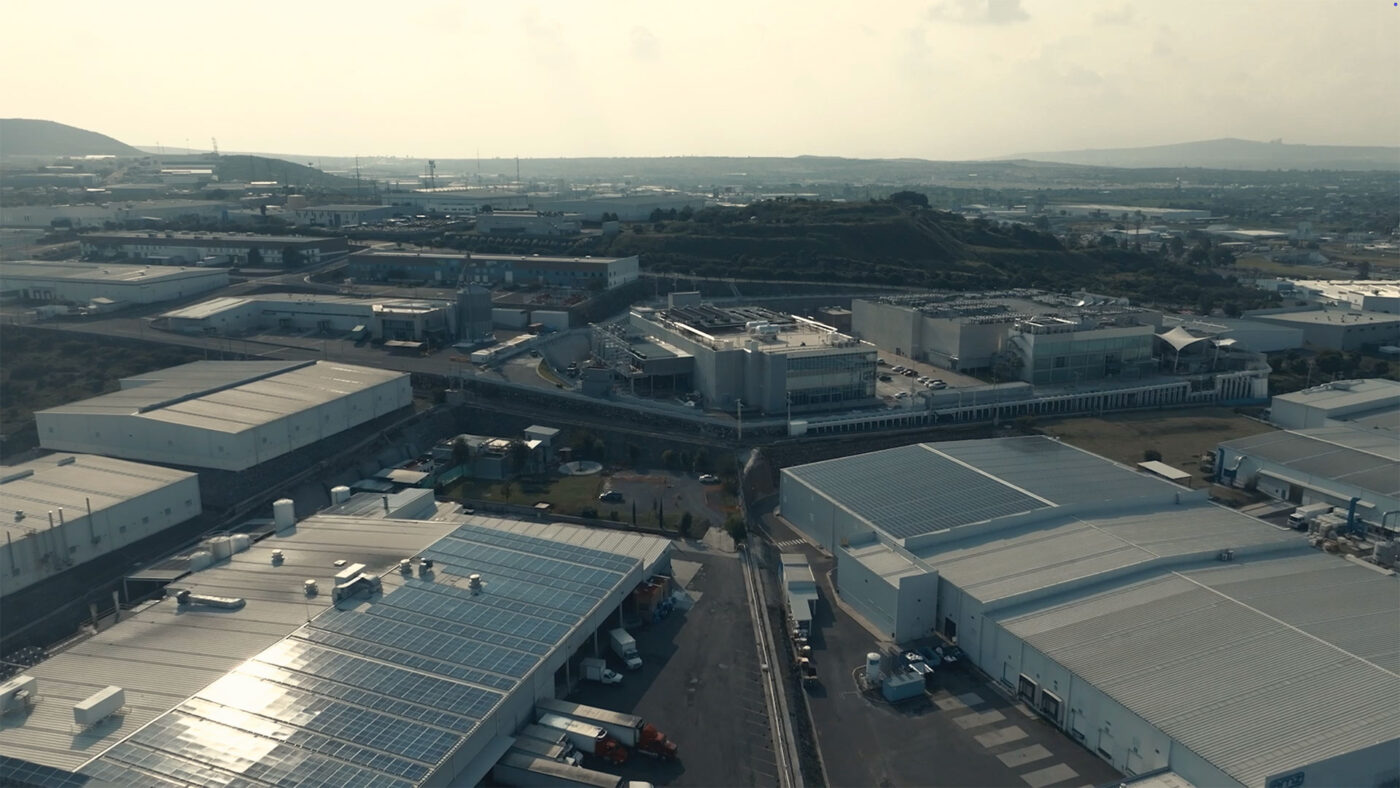 venue/architecture
Vista aérea de Guanajuato, México, mostrando el desarrollo inmobiliario industrial. Inmobiliare Summits destaca inversión en la ciudad para el sector real estate.