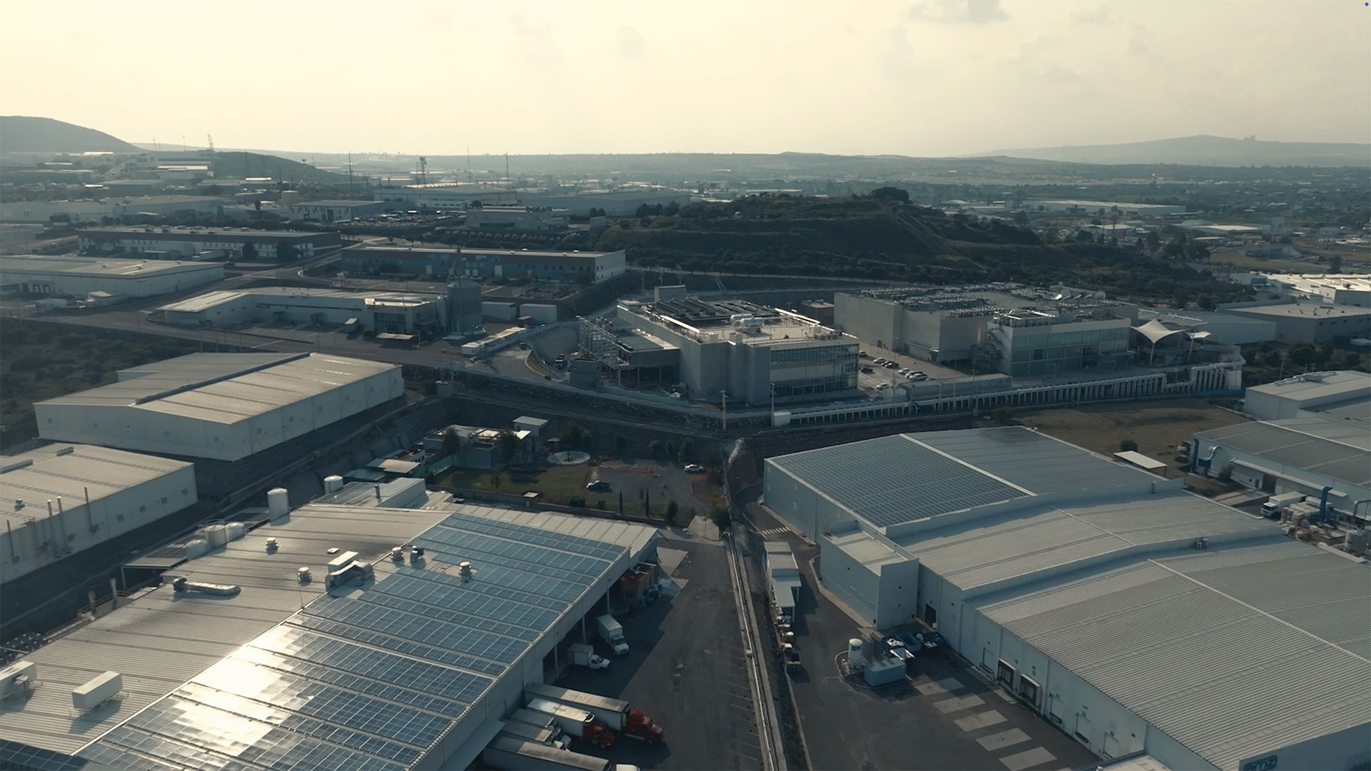 venue/architecture
Vista aérea de Guanajuato, México, mostrando el desarrollo inmobiliario industrial. Inmobiliare Summits destaca inversión en la ciudad para el sector real estate.