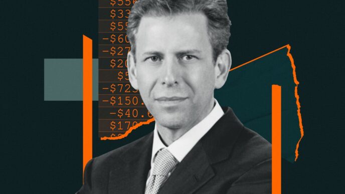 Hombre en traje ante gráfico financiero, analizando el impacto de la venta de Douglas Elliman en el mercado inmobiliario. Datos y análisis clave.