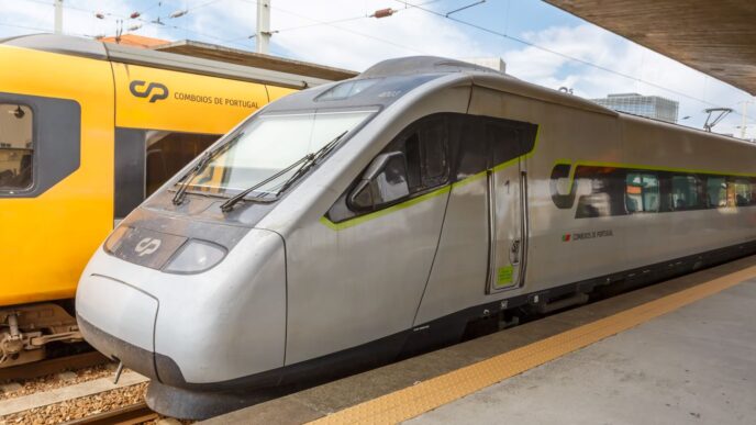 Trenes eléctricos modernos CP en Portugal, clave en el real estate. Impacto en la movilidad y valor de propiedades cerca de estaciones de tren.
