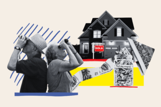 Ancianos observando casa vendida con ahorros para retiro. Impacto del financiamiento en senior living y mercado inmobiliario reflejado en su futuro.