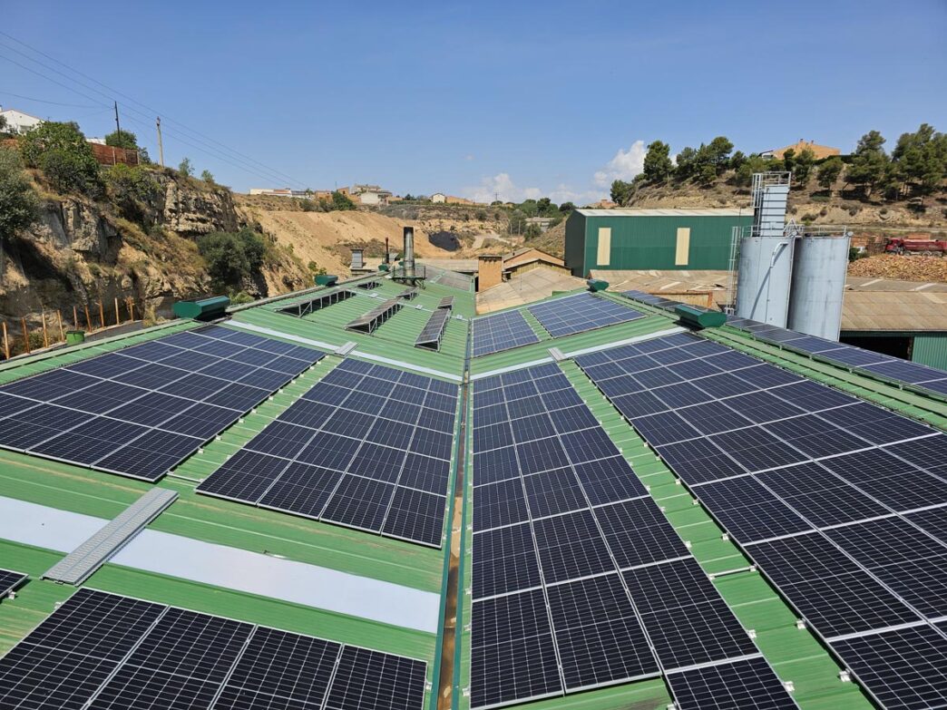 venue/architecture

Tejado con paneles solares en centro logístico. Inmobiliare Summits destaca la innovación en real estate y la sostenibilidad en LATAM.