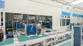 venue/architecture

Línea de producción en planta de Samsung en México. Inversión en manufactura y real estate para fortalecer la producción en LATAM.