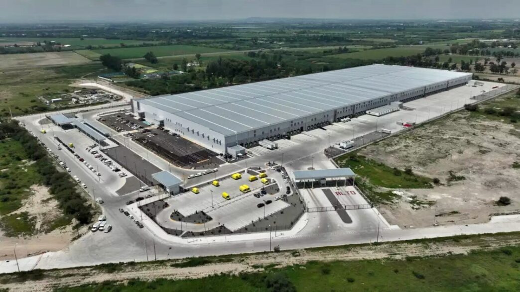 venue/architecture
Vista aérea de FIBRALM, inmueble industrial destacado en Inmobiliare Summits. Espacio para logística y real estate en México.