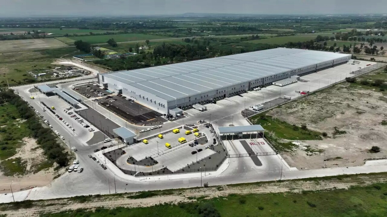 venue/architecture
Vista aérea de FIBRALM, inmueble industrial destacado en Inmobiliare Summits. Espacio para logística y real estate en México.