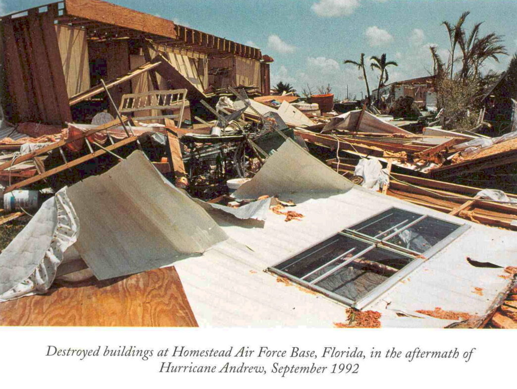 Venue/Architecture.

Daños del huracán Otis en Inmobiliare. Imagen de casas destruidas. Infonavit apoya la reconstrucción. #InmobiliareSummits #RealEstate #Mexico