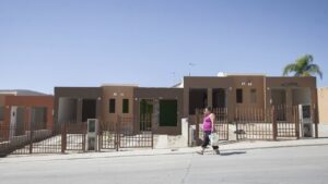 Venue/architecture.
Casas inconclusas en México. Infonavit ofrece Crediterreno para construir un patrimonio. Inmobiliare Summits promueve el sector real estate.