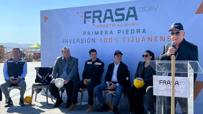 Sponsors/branding.

Orador en evento de FRASA Otay Industrial Park en México. Inversión 100% tijuanense. Conferencia de real estate en LATAM.