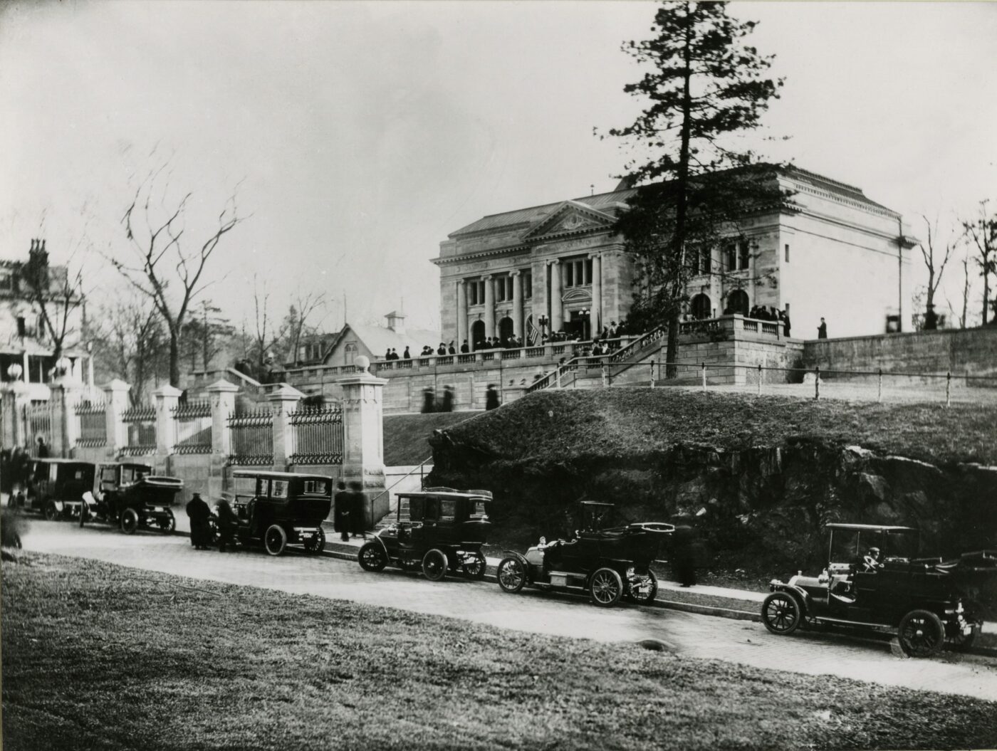 venue/architecture

Fachada de la Casa del Marino antes de la remodelación. Arquitectura histórica en la ciudad, futuro museo. Inmobiliare Summits.