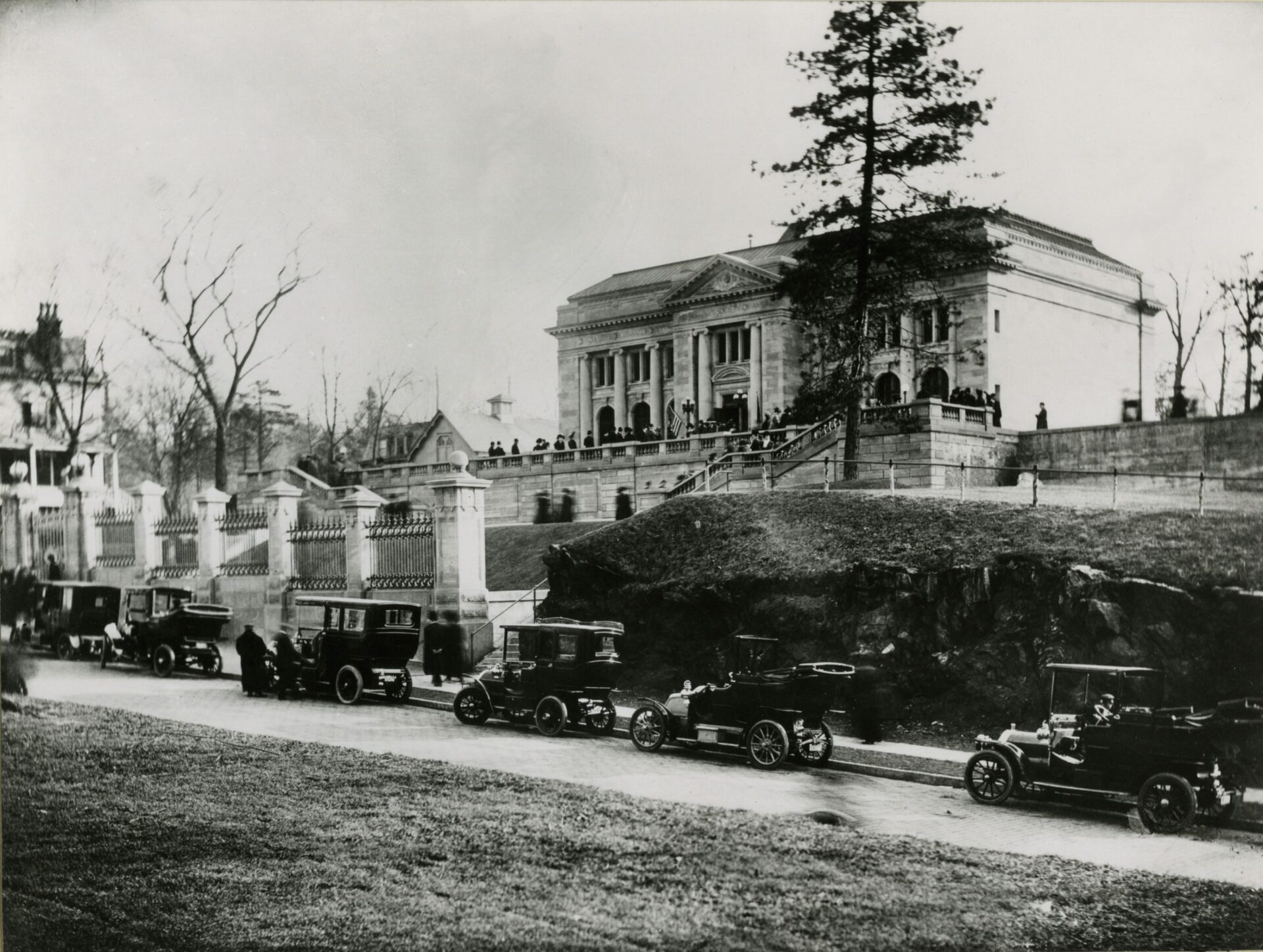 venue/architecture

Fachada de la Casa del Marino antes de la remodelación. Arquitectura histórica en la ciudad, futuro museo. Inmobiliare Summits.