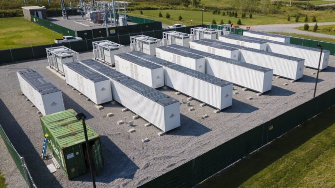 Instalación de baterías de energía para Real Estate. Innovación en almacenamiento eléctrico transformando el sector inmobiliario. Energía sostenible