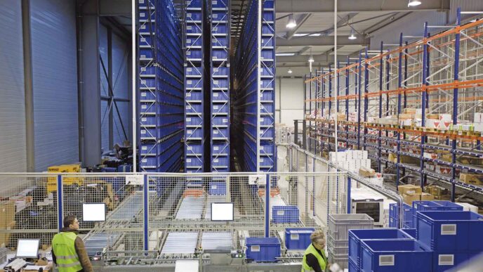 venue/architecture
Interior de nave industrial Prologis con estanterías y operarios. Logística avanzada para el sector Inmobiliario México.