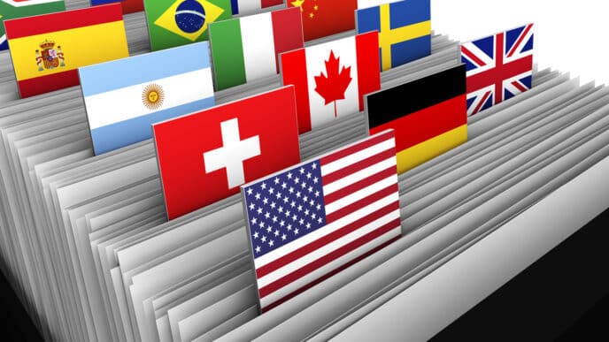 Sponsors Inmobiliare Summits: Banderas de países en archivo. Representación de inversión global en bienes raíces y conferencias LATAM.