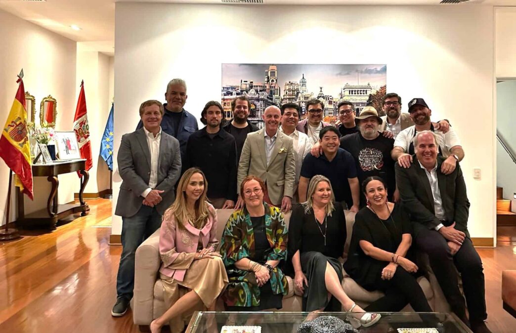 speakers/headshot
Grupo de personas posa en Inmobiliare Summits, conferencia de real estate en México. Evento LATAM con speakers y patrocinadores.