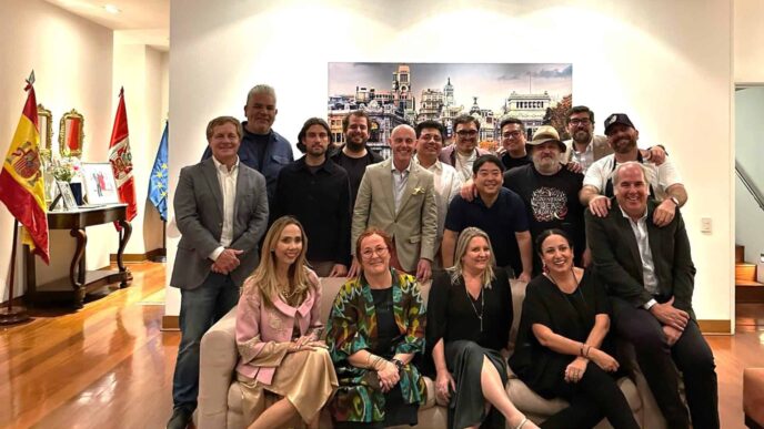 speakers/headshot
Grupo de personas posa en Inmobiliare Summits, conferencia de real estate en México. Evento LATAM con speakers y patrocinadores.