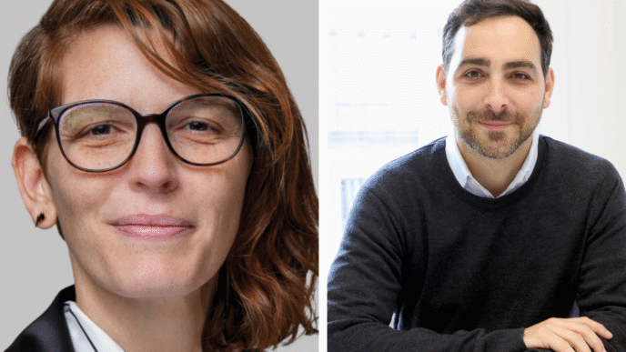 Keyway lanza IA: Retratos de líderes del sector inmobiliario. Mujer con gafas y hombre sonriendo. Innovación tecnológica en bienes raíces.