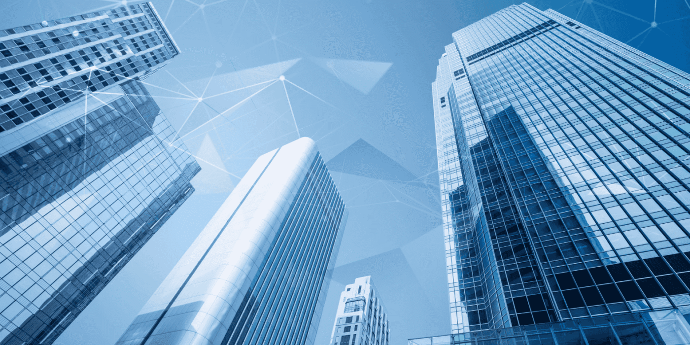 venue/architecture
Arquitectura moderna en ciudad, rascacielos de cristal. Diseño urbano para Inmobiliare Summits, evento de real estate en LATAM.