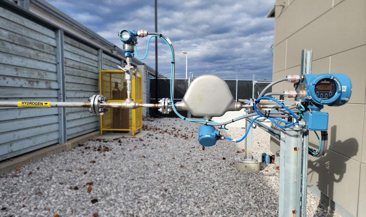 Instalación de hidrógeno en gas natural para Real Estate: tuberías, medidores y sistemas de control. Integración segura y eficiente de energía.