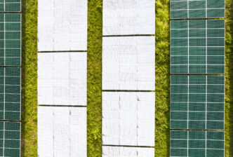 venue/architecture
Paneles solares en instalación de energía renovable. #InmobiliareSummits promueve la sostenibilidad en el sector #realestate #LATAM.