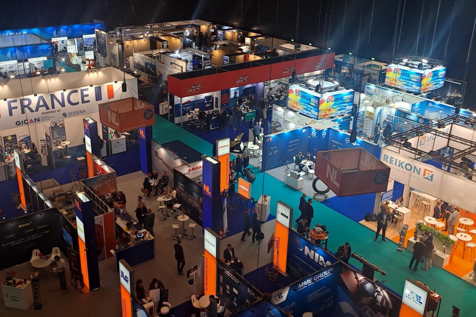 Vista aérea de Europort, mostrando la Ruta Circular e Innovación en Materiales Verdes. Stands de Francia, Países Bajos y empresas expositoras.