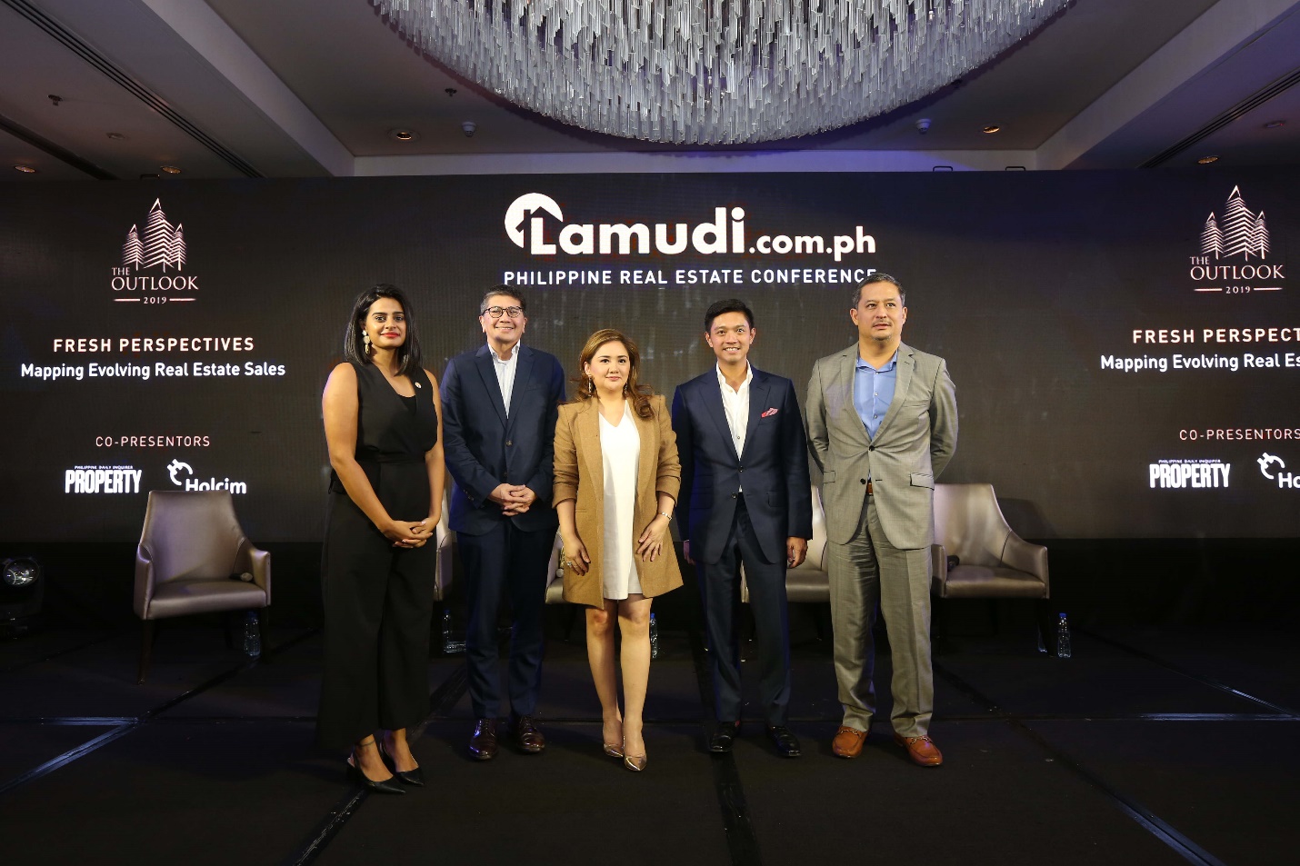 Panel de expertos en Inmobiliare Summits, conferencia de real estate. Oradores en el escenario durante el evento en Filipinas. Año 2019. #Inmobiliare #Conferencia