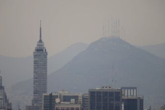 city/destination
Ciudad de México. Vista del horizonte urbano con la Torre Latinoamericana. Inmobiliare Summits explora el sector de real estate en LATAM.